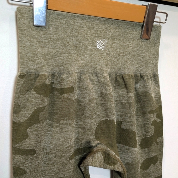 JED NORTH | Women's Olive Camo High-Waisted Skinny Full Length Seamless Leggings - Picture 8 of 8